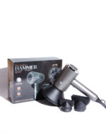 Secador de cabello compacto profesional ElectroBell Pro modelo EB-904 Hammer Barber en color gris titanio metalizado. El secador se muestra desde diferentes ángulos y de perfil, detallando sus botones de control en el mango. Se exhibe junto a su caja original gris oscura y sus 4 accesorios negros intercambiables: un difusor grande, una boquilla plana y dos boquillas con peines integrados para texturizar.